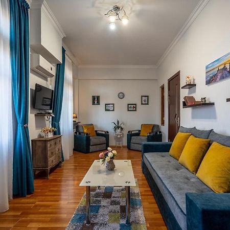 Golden View Apartment Tbilisi Bagian luar foto
