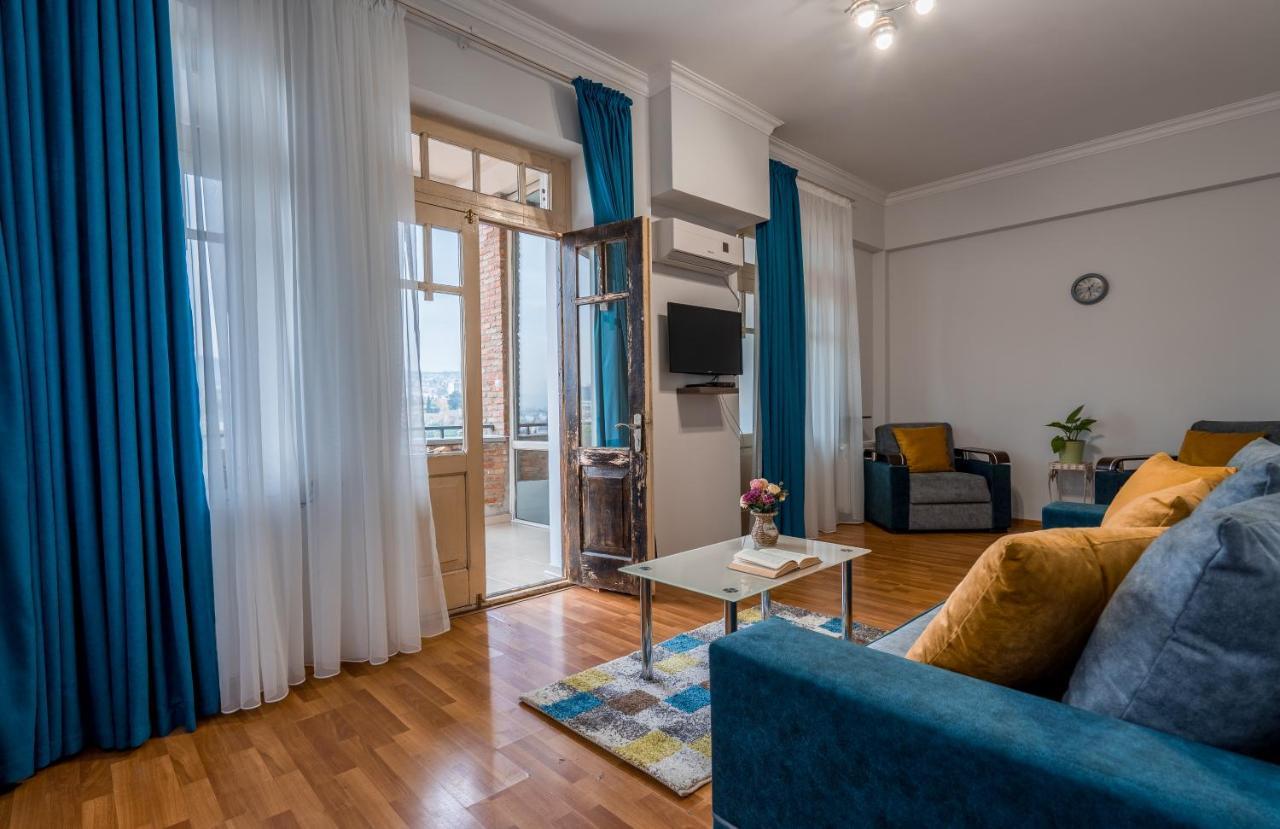 Golden View Apartment Tbilisi Bagian luar foto