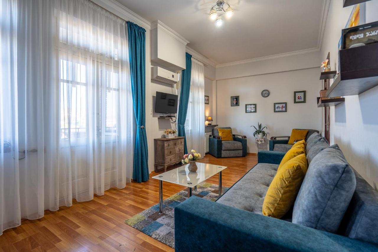 Golden View Apartment Tbilisi Bagian luar foto